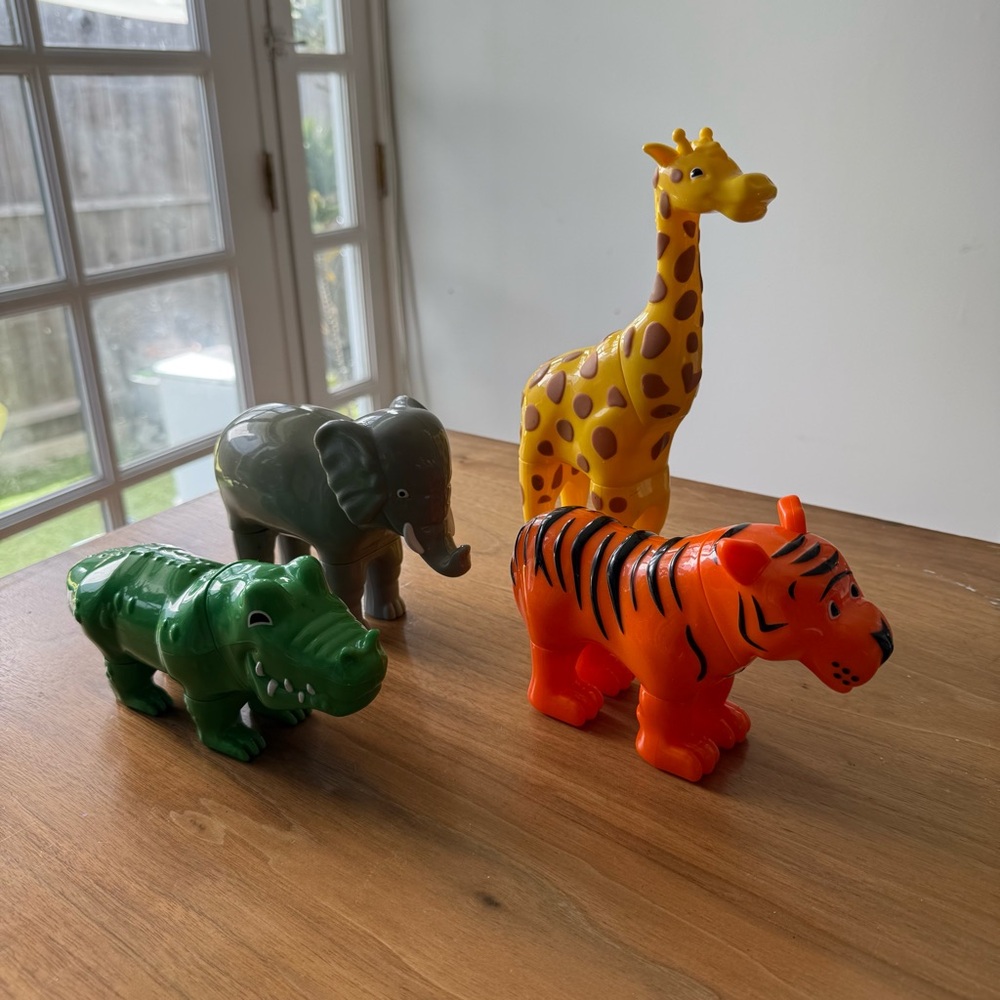 Lakeshore Learning Mix and Match Magnetic Wild Animals Toy
